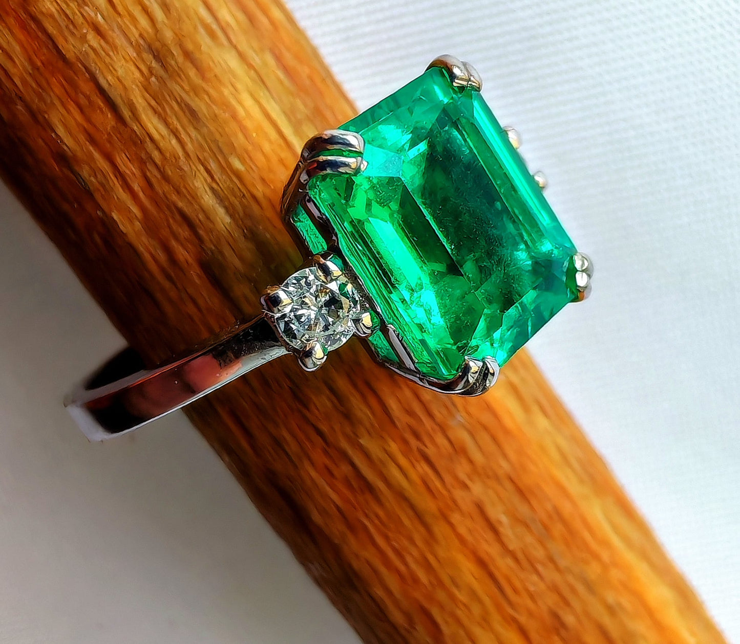 Anello smeraldo Lab Grown