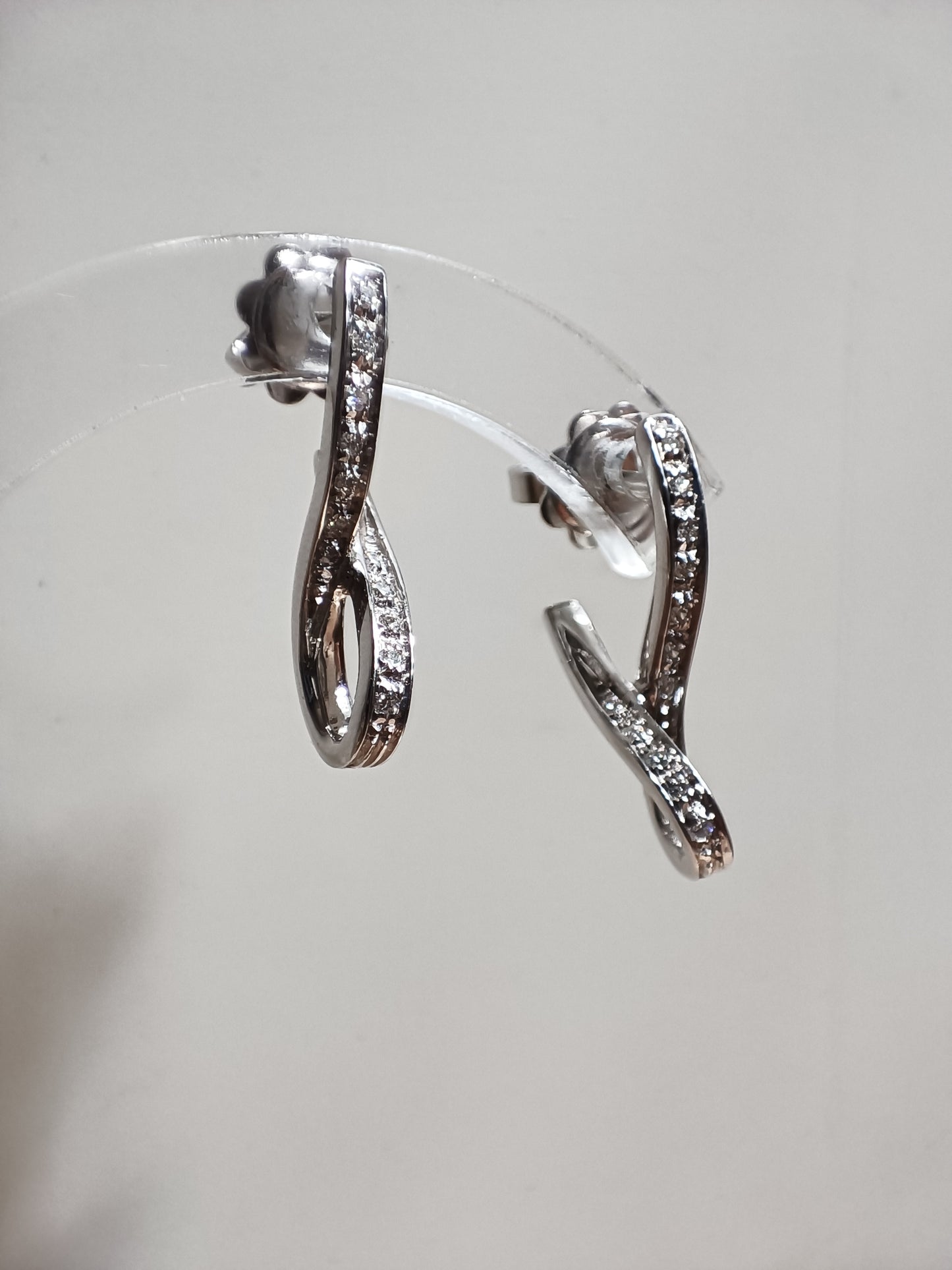 Orecchini pendenti oro bianco e diamanti