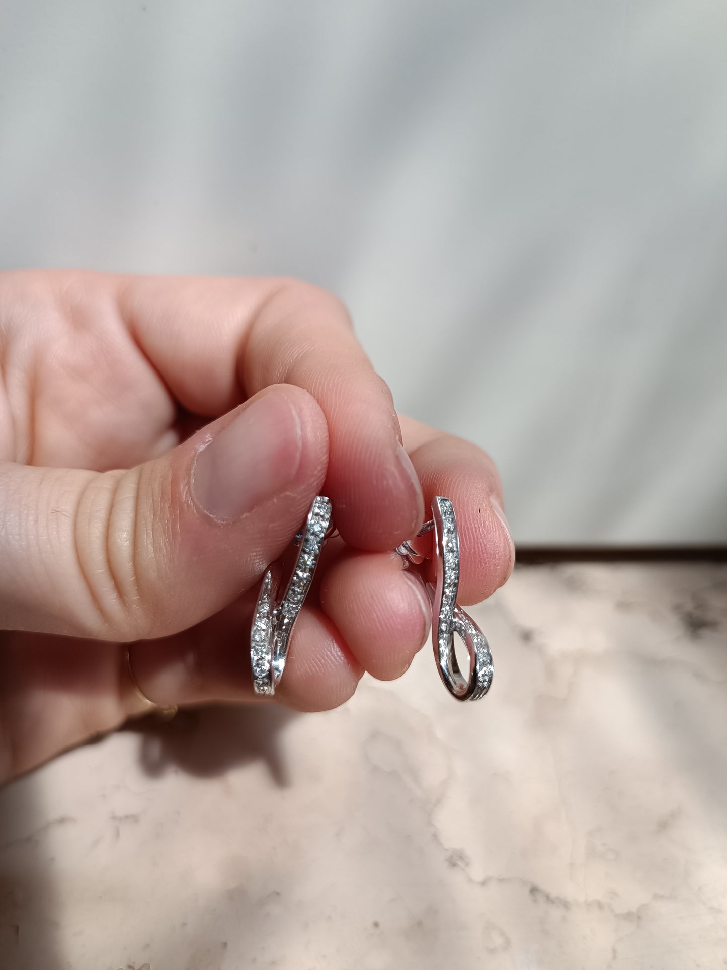 Orecchini pendenti oro bianco e diamanti