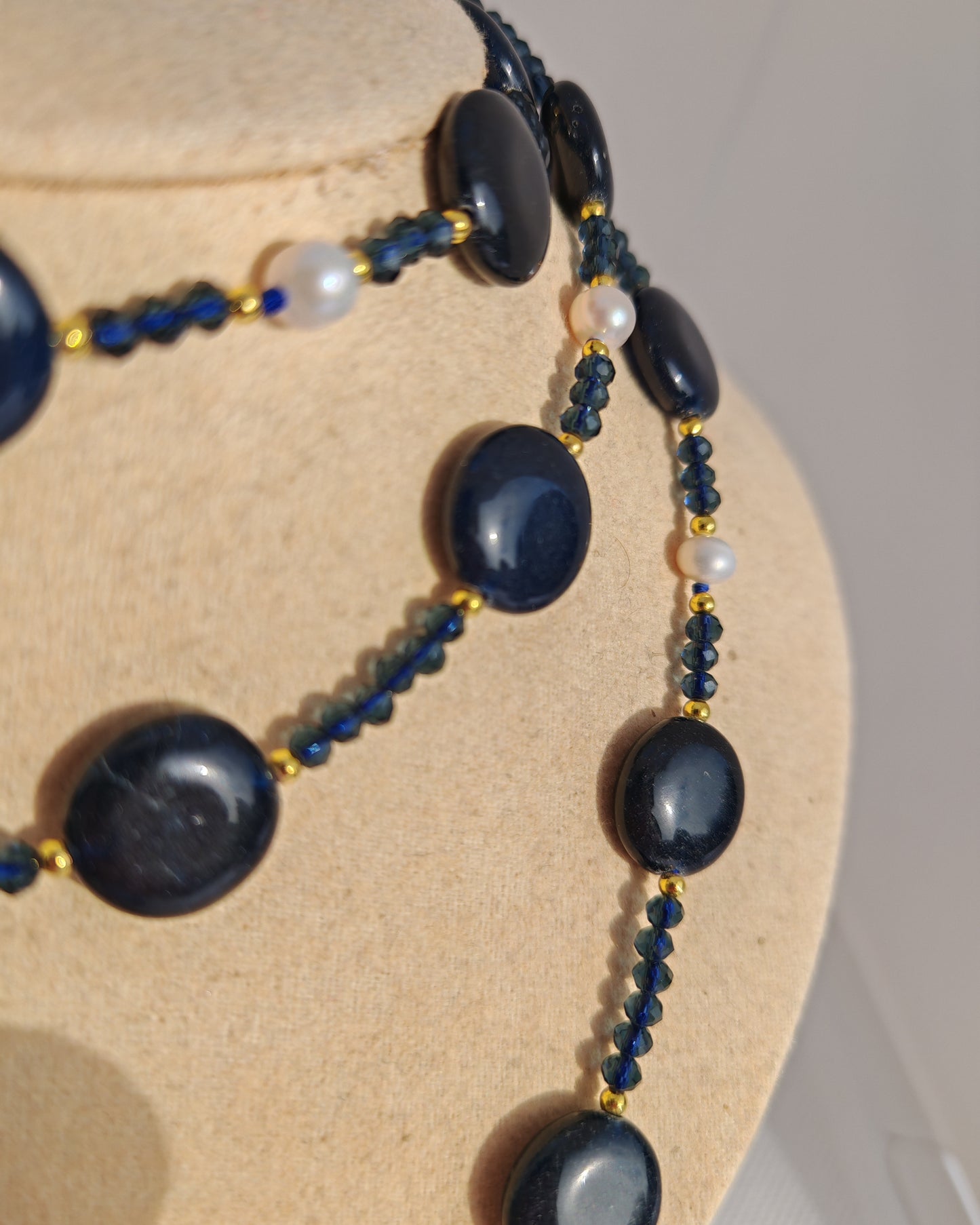 Collana sodalite e perle