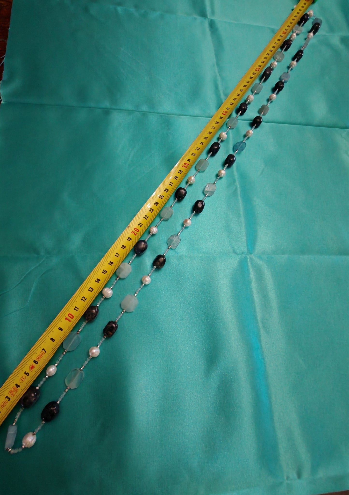 Collana blu, sodalite e opalite