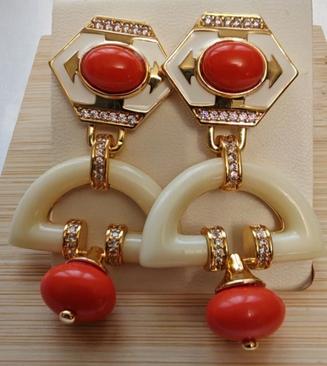 Orecchini Pendenti Geometrici in Ottone e Corallo