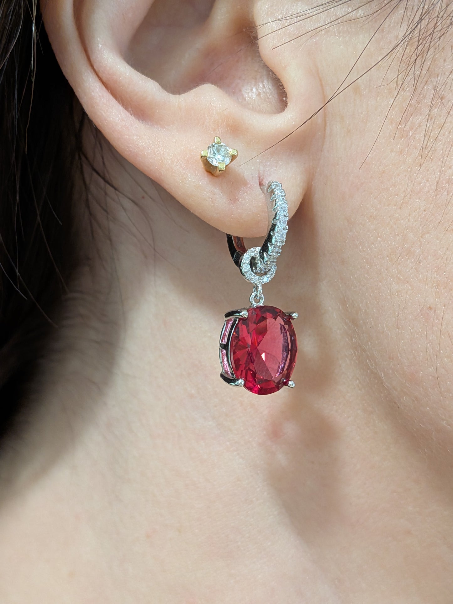 Cerchietti con grande ovale rosso