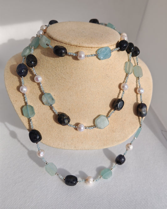 Collana blu, sodalite e opalite