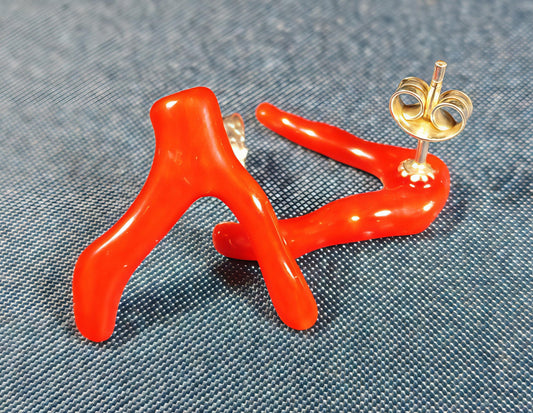 Orecchini corallo con perno