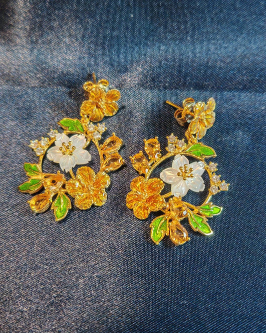 🌼 Orecchini Pendenti in Argento Dorato con Smalti, Madreperla e Pietre