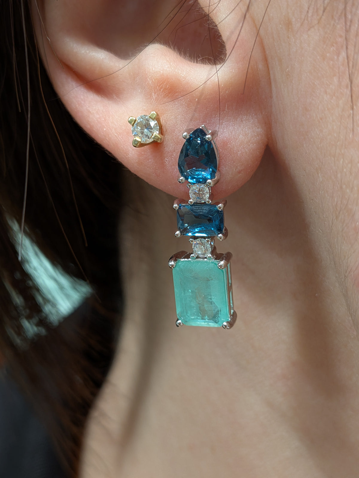 Orecchini pendenti color London Blue e paraiba