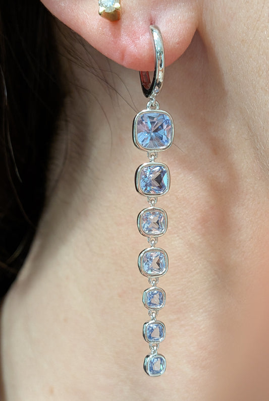 Cascata di cuscini azzurri