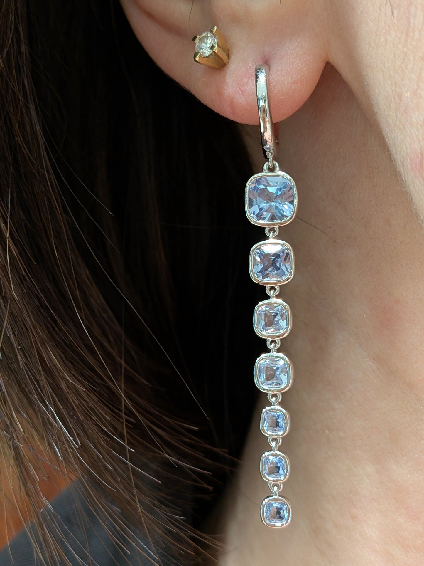 Cascata di cuscini azzurri