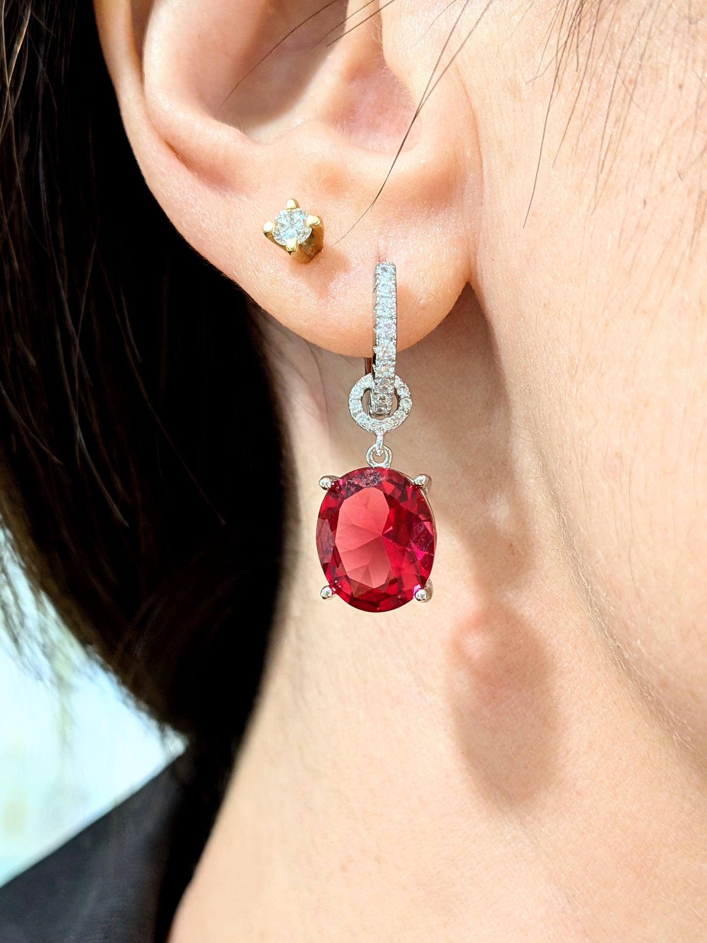 Cerchietti con grande ovale rosso